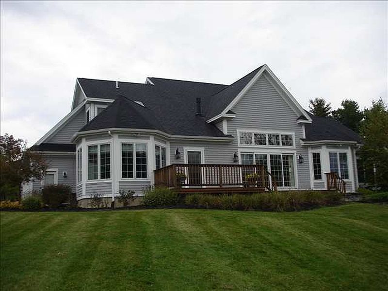 3rd image of 738 WALDENS POND Road