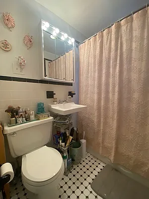 Rented by CitySites Real Estate Group | media 6