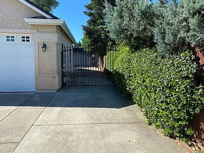 2nd image of 3059 Western Oak Dr