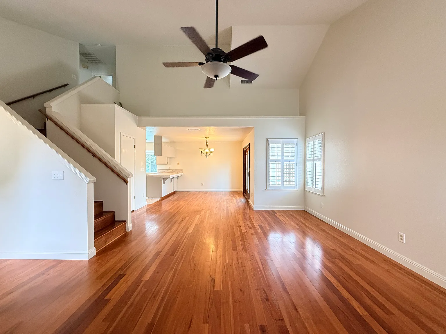 3 bed, 2.5 bath, 1499 sqft, $2,595 — Photo 4
