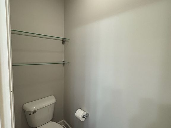 5th image of 274 Spring Park Ave