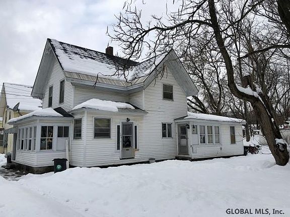 2nd image of 122 West St
