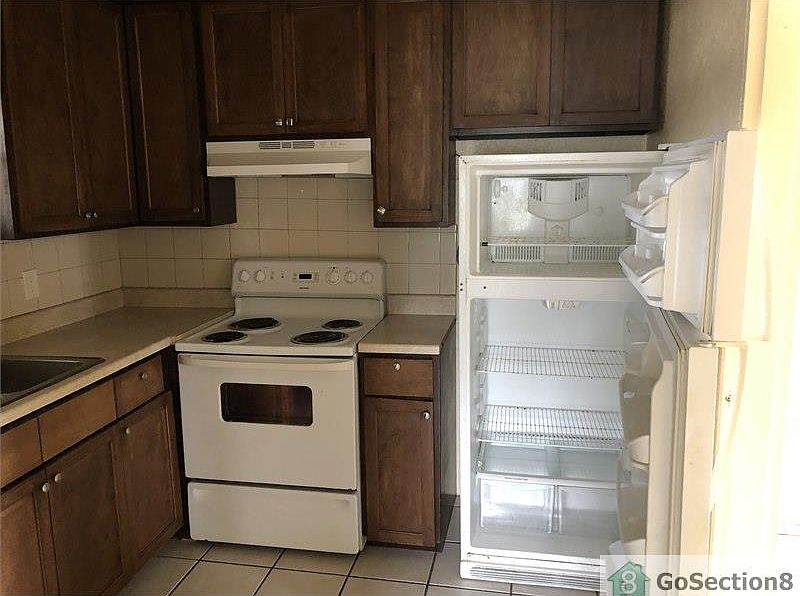 2nd image of 2964 La Villita St