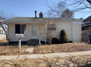 408 Lawrence St, New London, WI 54961