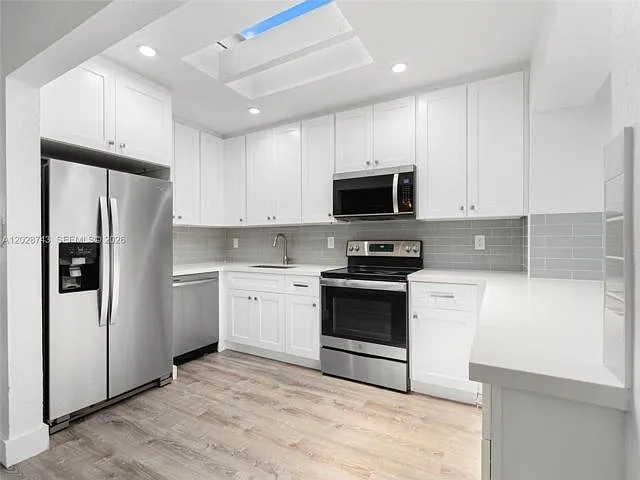 1700 SW 64th Ave — Photo 19