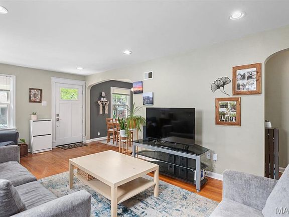 5th image of 7337 Bruno Ave