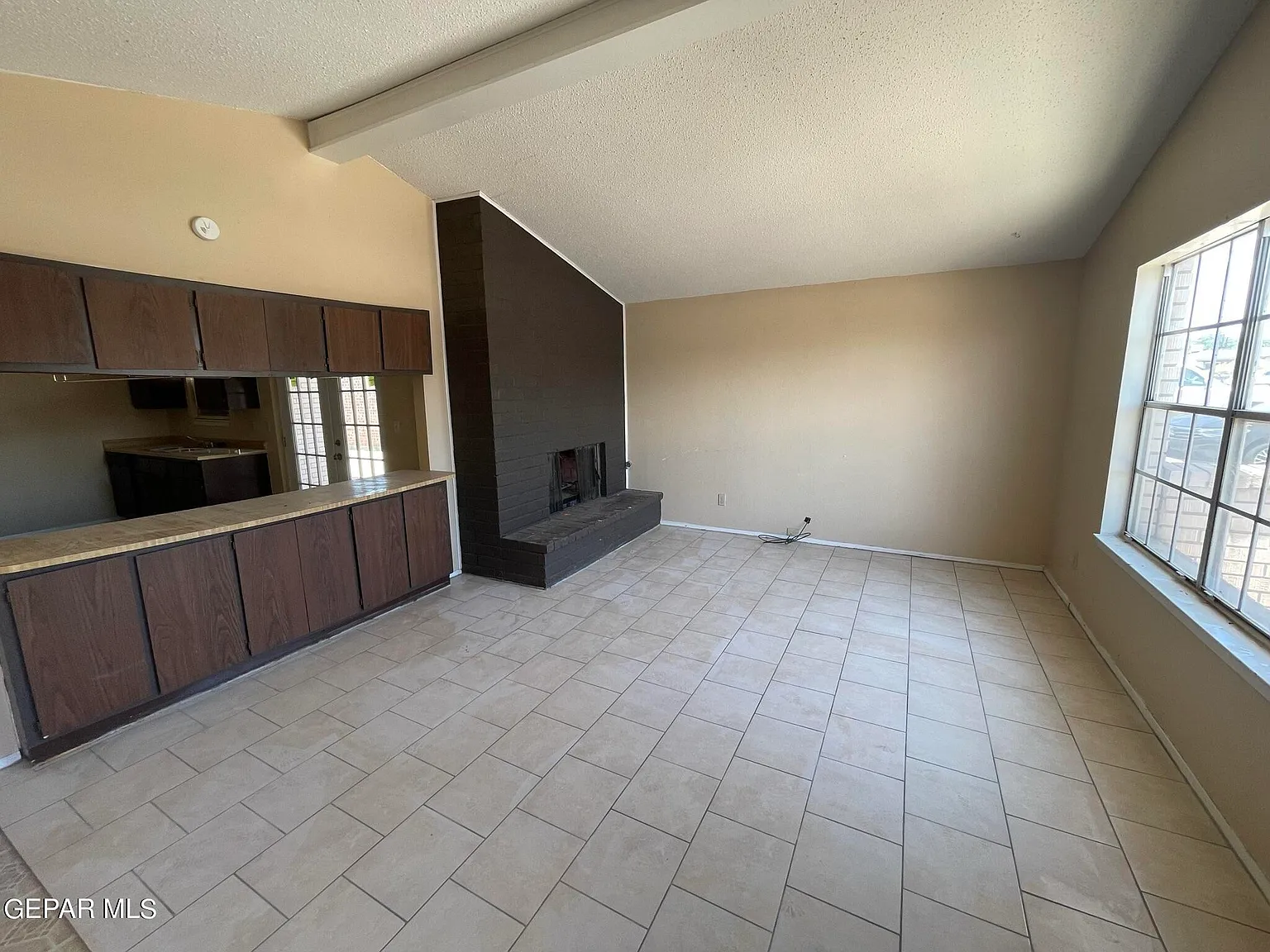 2 bed, 2.0 bath, 1098 sqft, $1,225 — Photo 2