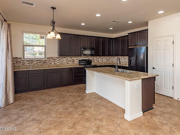 4th image of 8406 N Ponderosa Pine Pl