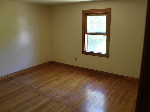 5th image of 140 Millbury St