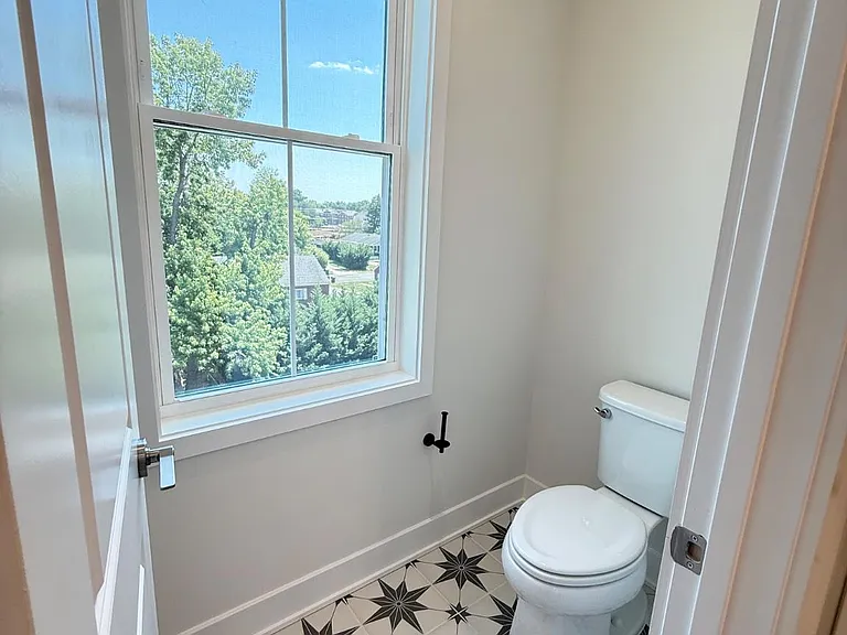 9715 Grant Ave — Photo 35