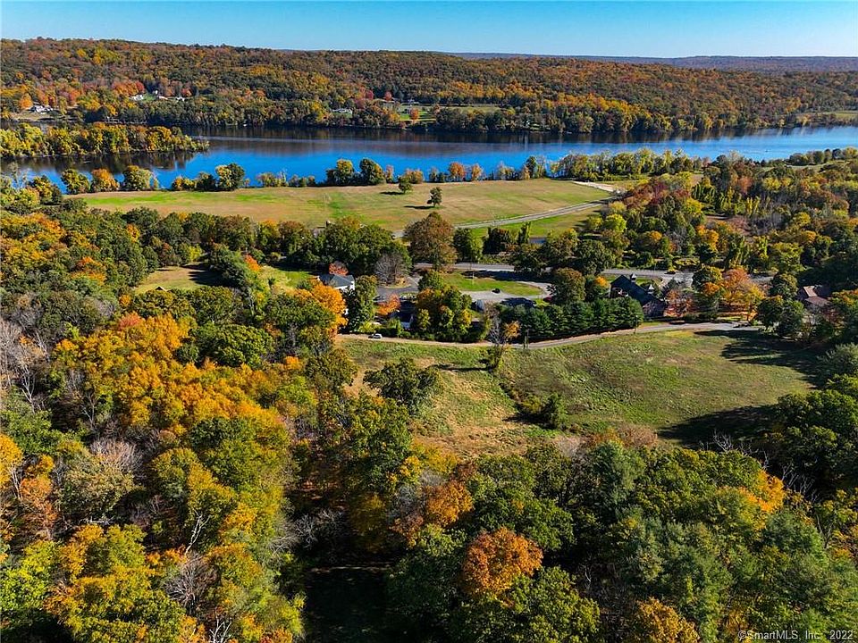 1st image of 25 Parmelee Rd