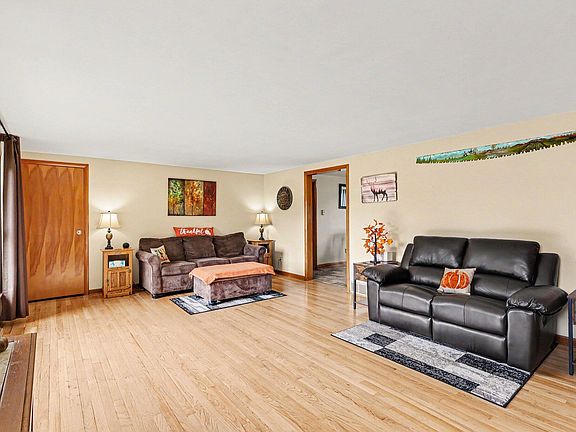 2nd image of 56690 Orchard Ln