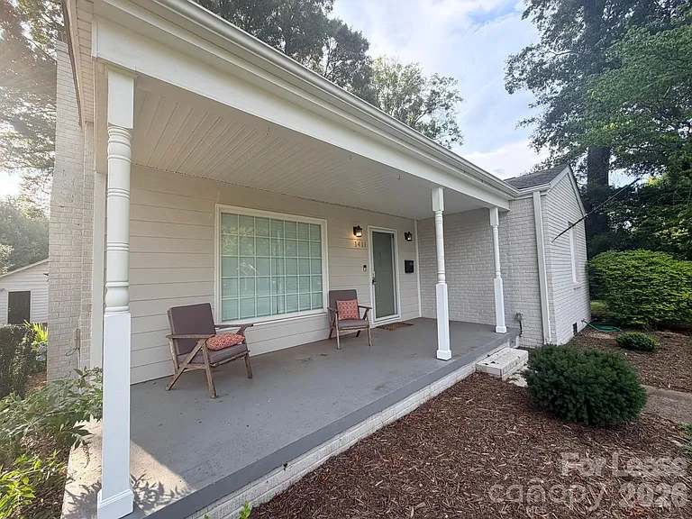 1411 Richland Dr — Photo 4
