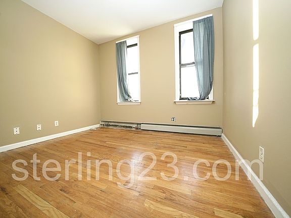 5th image of 40-04 36th Ave #401