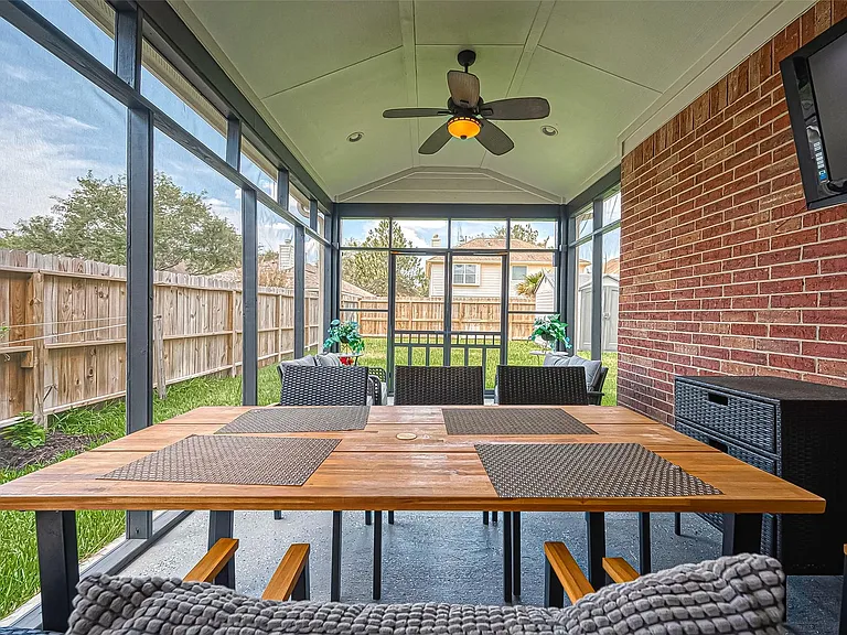 2218 Falcon Knoll Ln — Photo 45