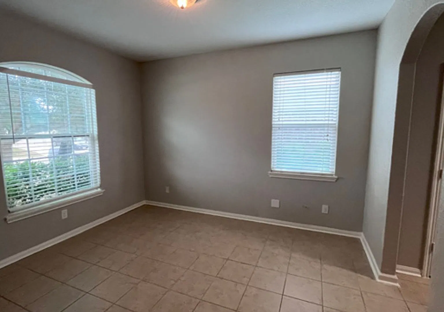 7063 Capeshaw, San Antonio, TX 78252 — Photo 2