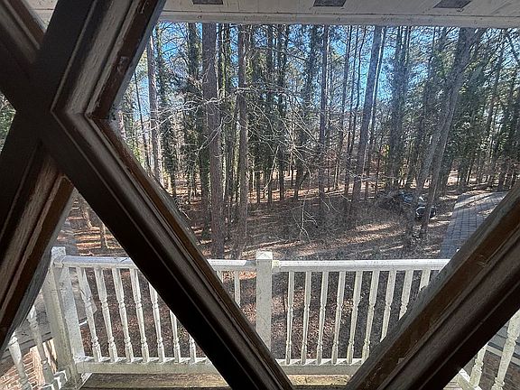 5th image of 103 Black Oak Ct