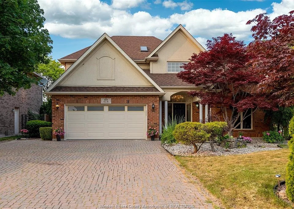 824 Lake Trail Dr