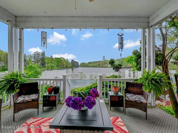 7 Lakeside Dr, Clarks Summit, PA 18411