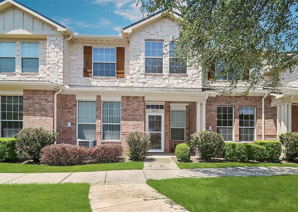 1st image of 2227 Central Park Ln