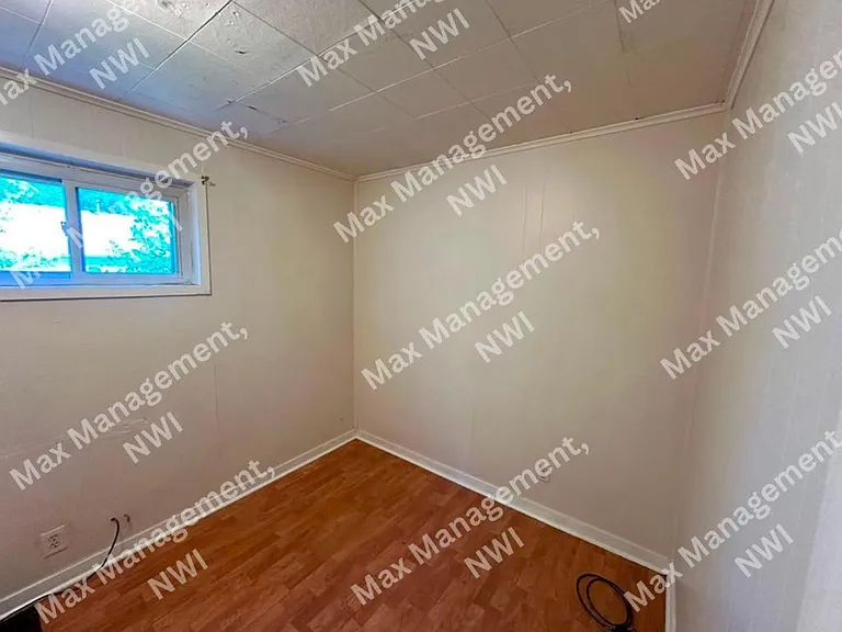 4860 Wegg Ave #1R — Photo 6