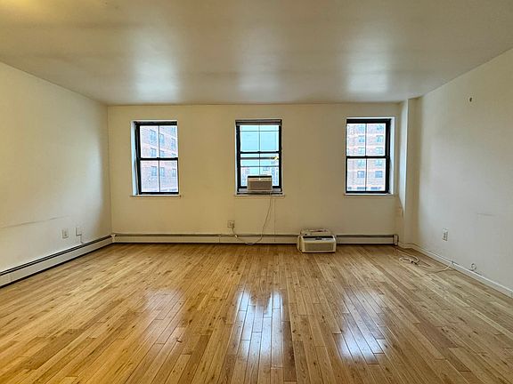 4th image of 456 Carlton Ave Floor 3