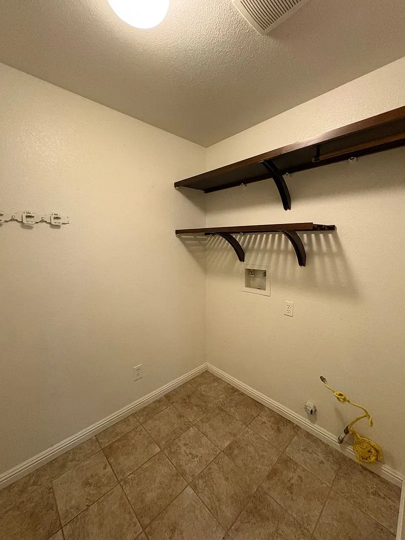 NE Visalia Home Available Now! — Photo 4