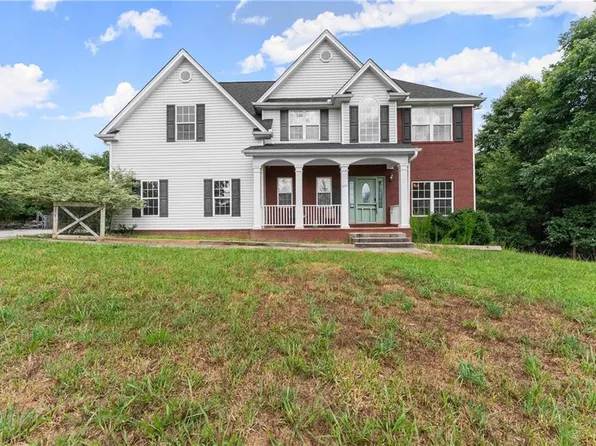 930 Heads Ferry Rd, Cornelia, GA 30531