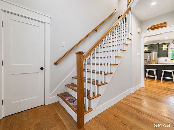 3rd image of 16 Glen Grove Road