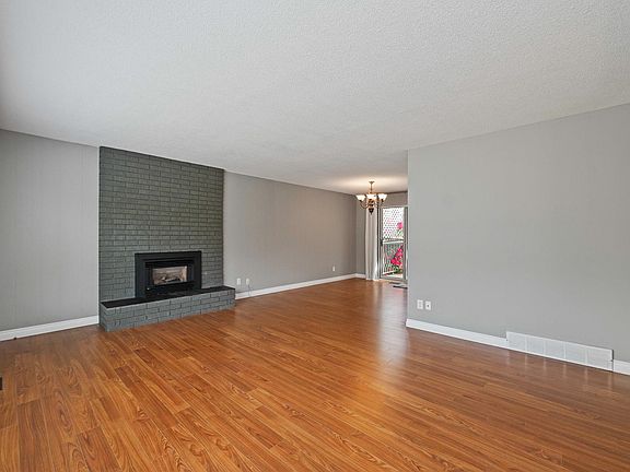 4th image of 32724 McRae Ave