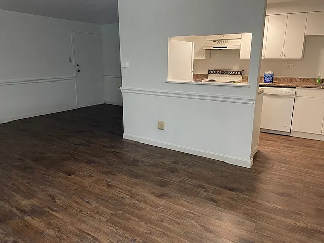 2 bed, 600 sqft, $975 — Photo 2