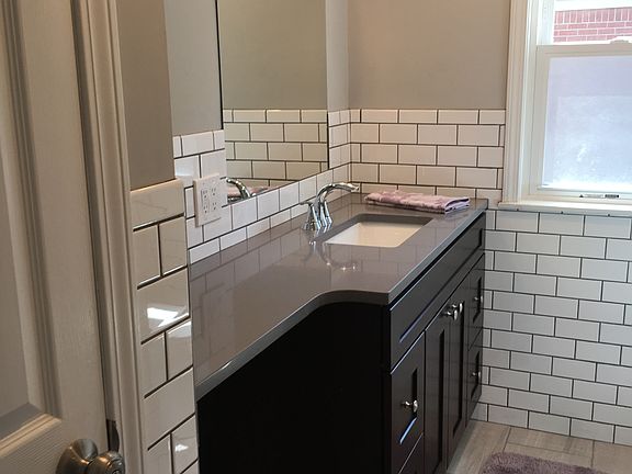 3rd image of 44 Carpenter Ave