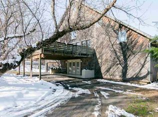 3880 Owl Song Ln, Iowa City, IA 52245