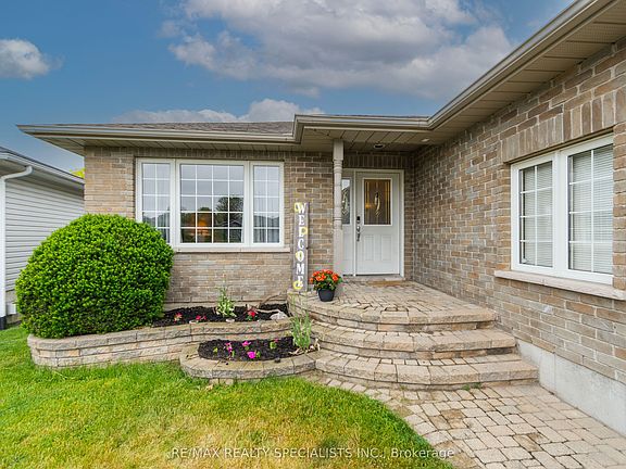 2nd image of 20 Stonegate Cres