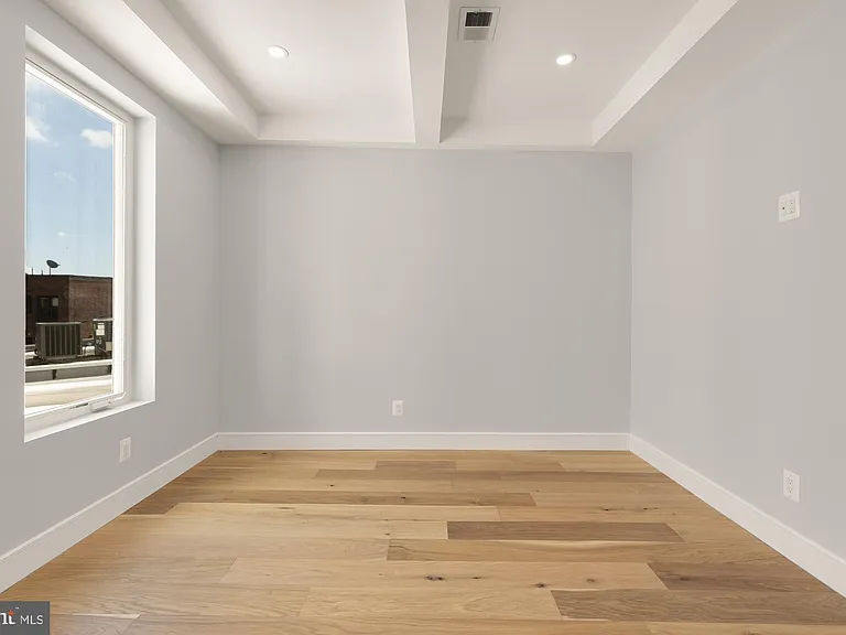 3215 Mount Pleasant St NW #202 — Photo 9