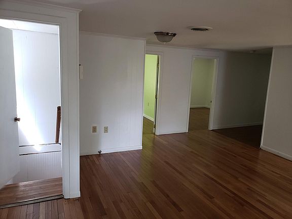 4th image of 2412 Smithland Ln