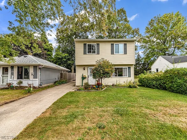 37792 Green Dr, Eastlake, OH 44095