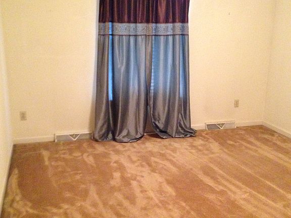 Bedroom #2 13'6"x11'3"