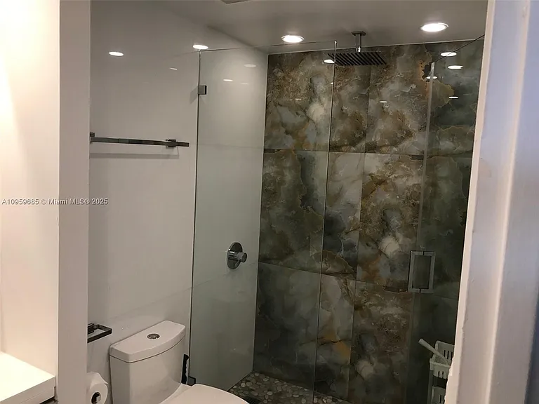 100 Lincoln Rd #719 — Photo 15