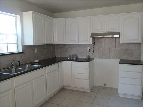 4th image of 1206 N Morocco Ave
