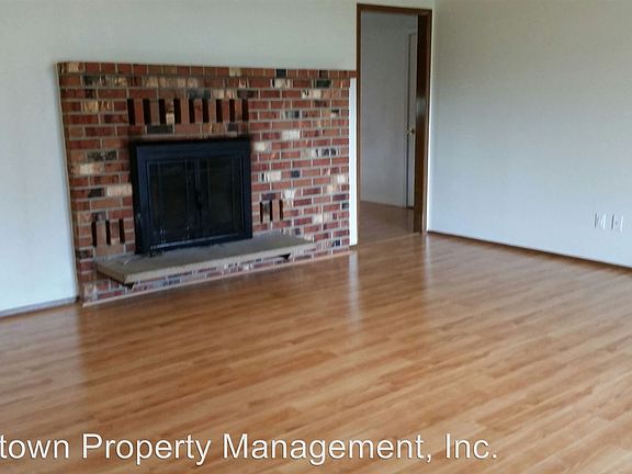 3rd image of 6112 Cotton Dr SE