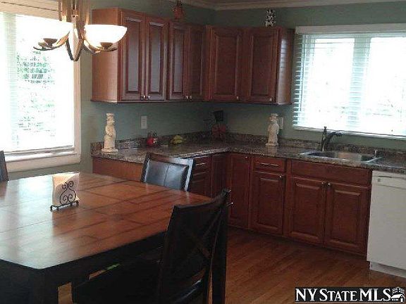 3rd image of 34 Millers Ct