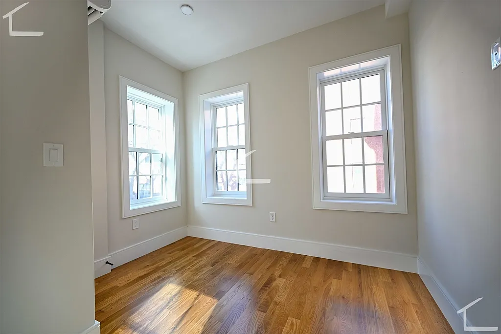 1 bed, 1.0 bath, 9999 sqft, $4,000 — Photo 3