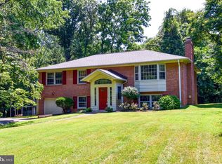 11525 Vale Rd, Oakton, VA 22124