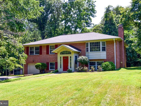 11525 Vale Rd, Oakton, VA 22124