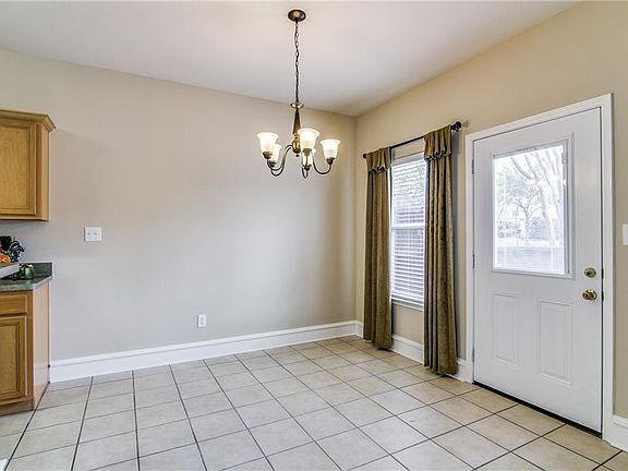 5th image of 3212 Judge Holland Ln