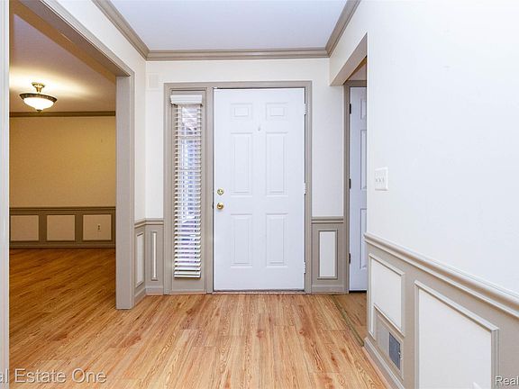 5th image of 18801 Maple Cir N #13