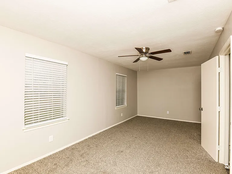 6431 Moonhill Dr — Photo 11