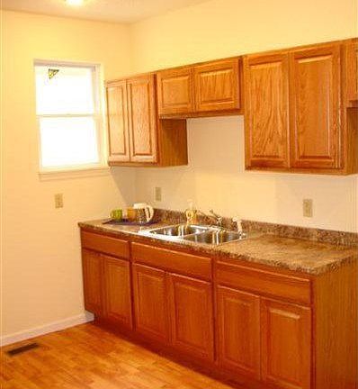 5th image of 3735 Llewellyn Ave