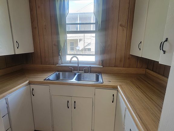 4th image of 169 S Hancock St